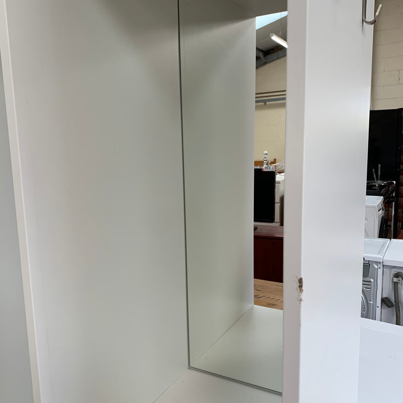 Single wardrobe