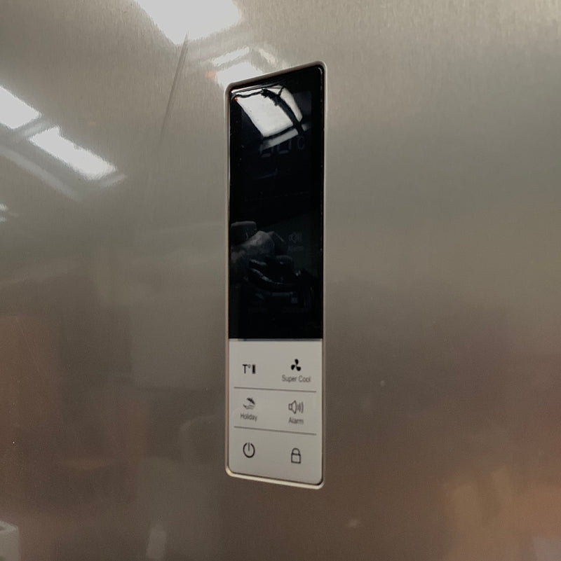 KENWOOD fridge with water dispenser