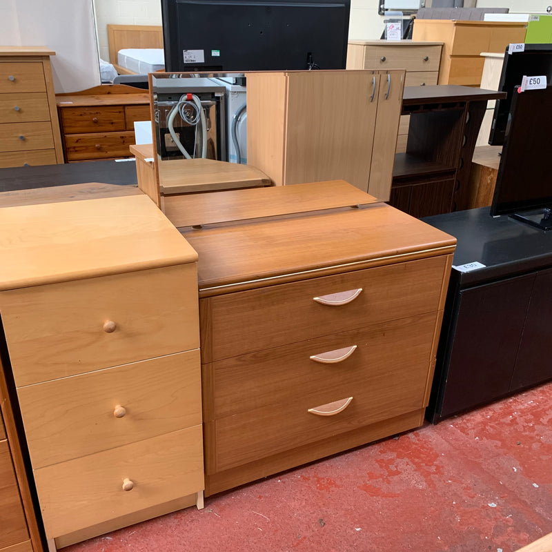 Chest of drawers