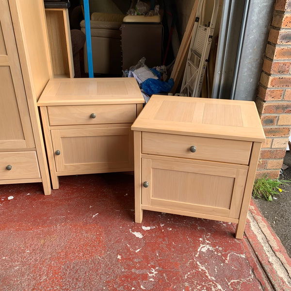 Bedside cabinets