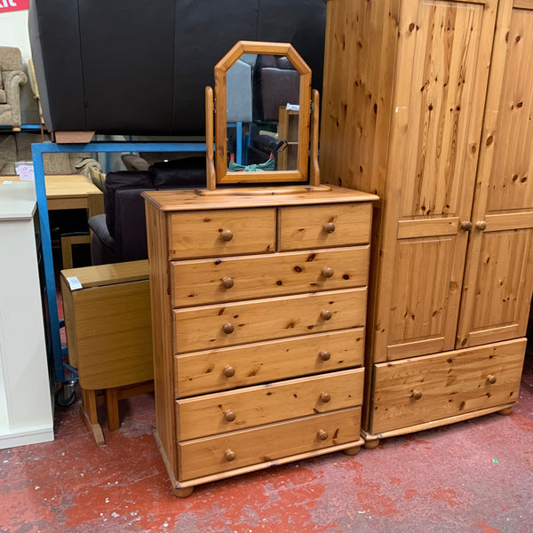 Chest of drawers