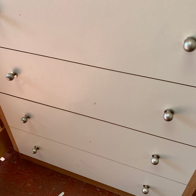Chest of drawers