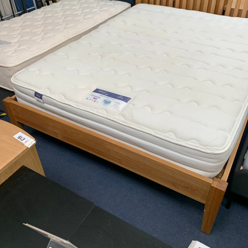 King size bed