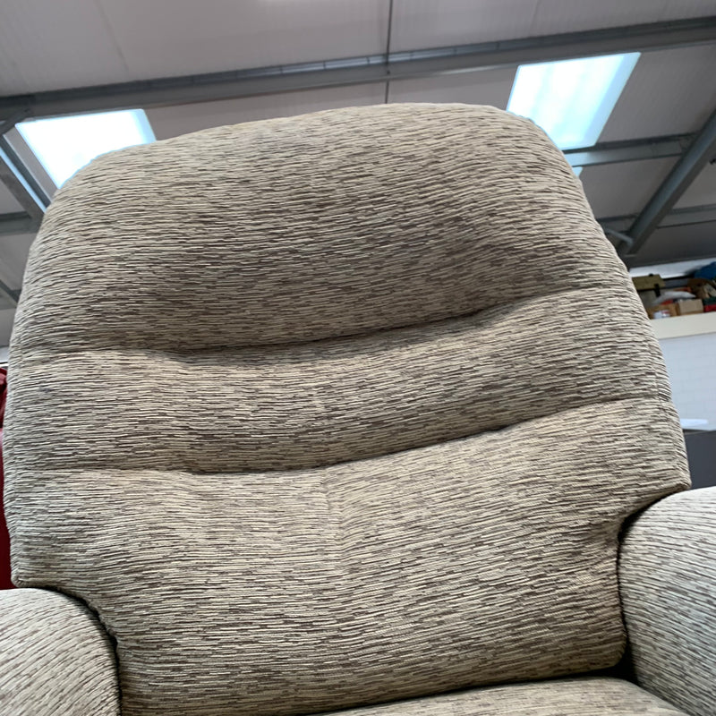 Rise and recliner armchair