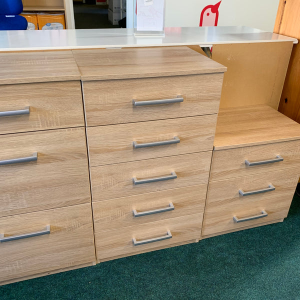 Chest of drawers