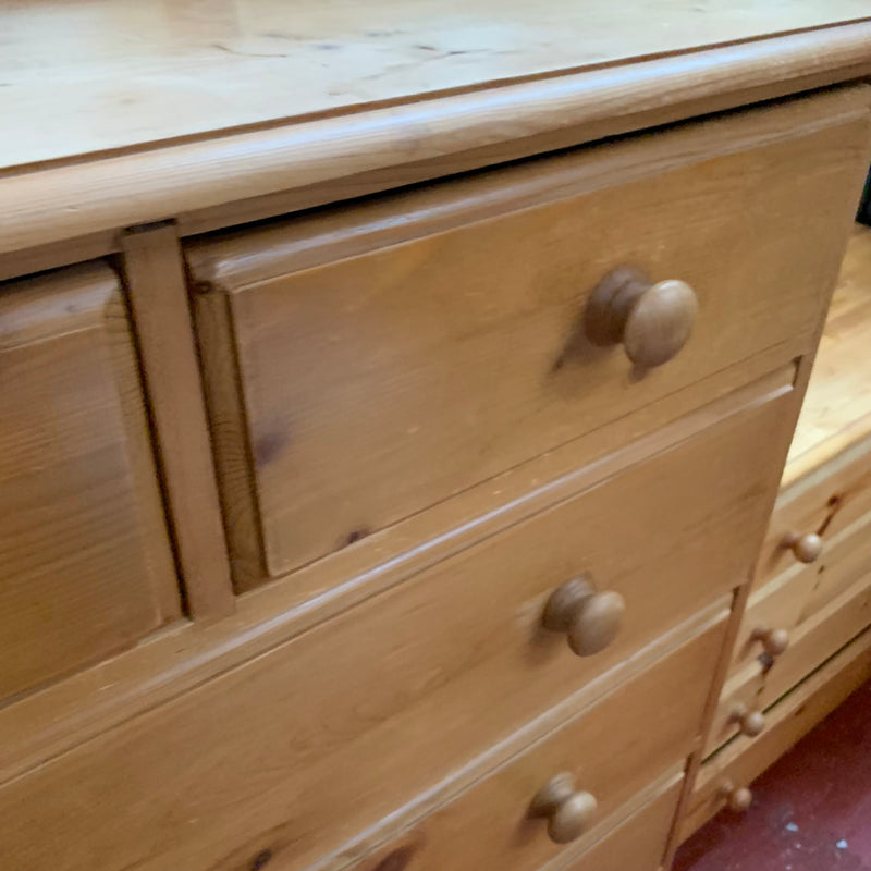 Chest of drawers