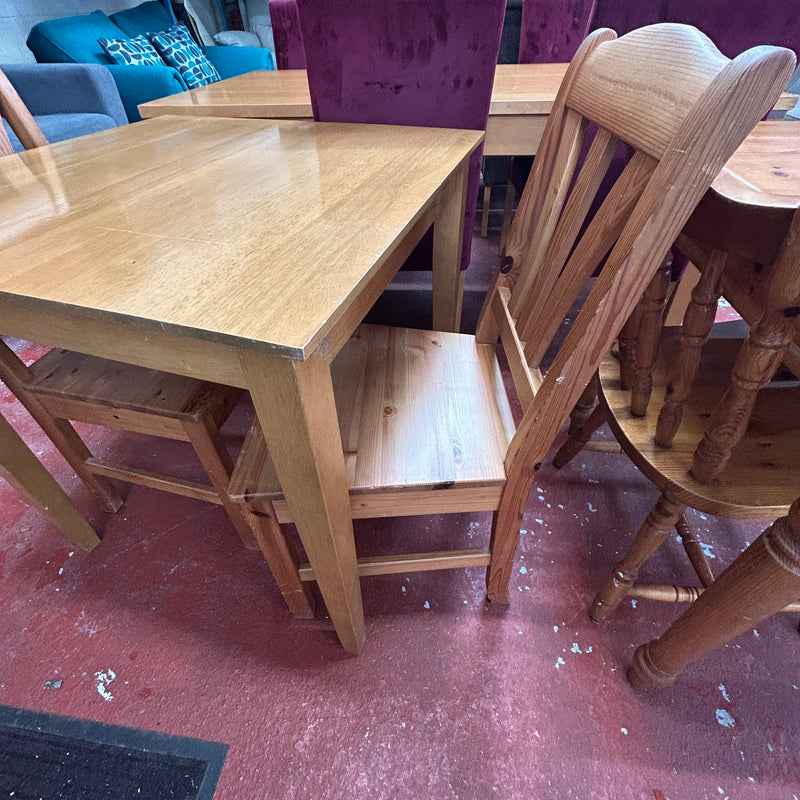 Kitchen Table and 2 chairs