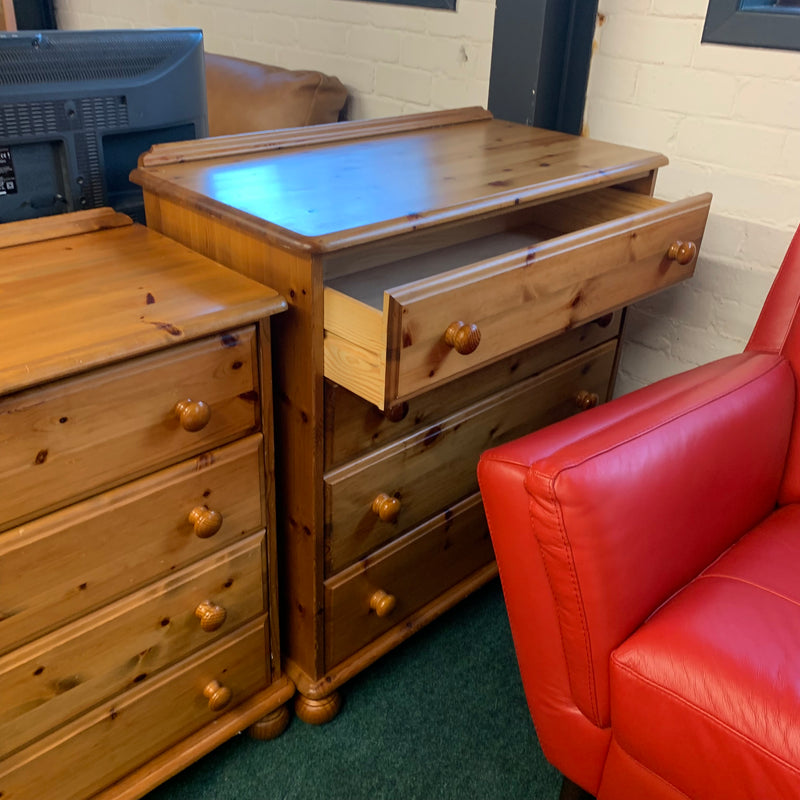 Chest of drawers