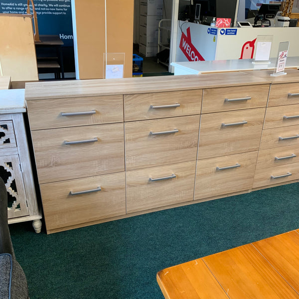 Chest of drawers