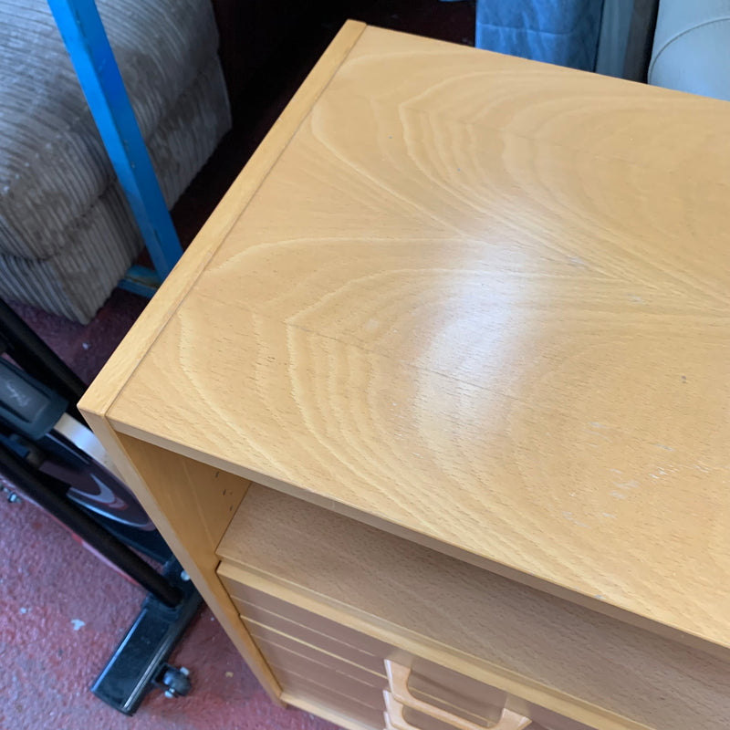 Chest of drawers
