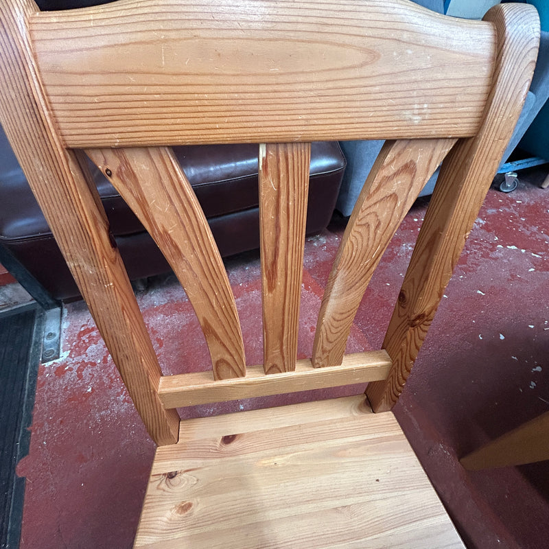 Kitchen Table and 2 chairs