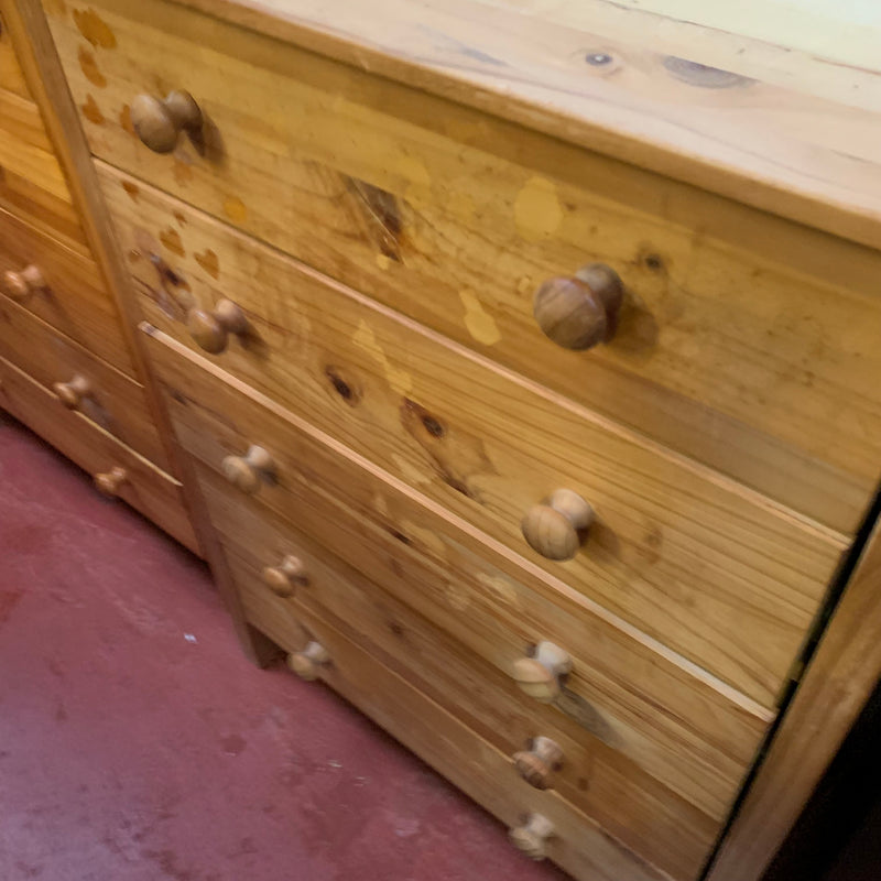 Chest of drawers