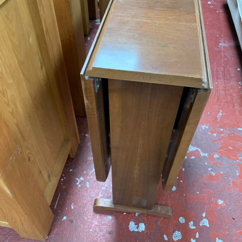 Butterfly table