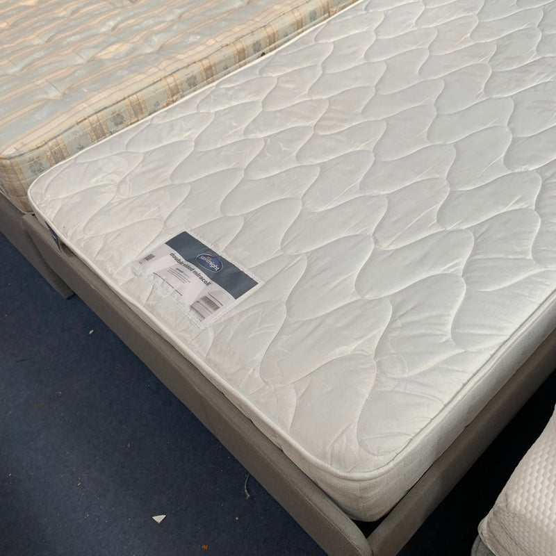 Queen size bed