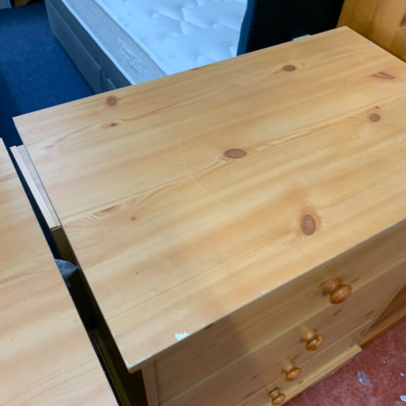 Chest of drawers