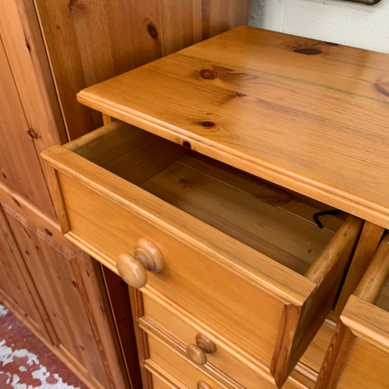 Chest of drawers