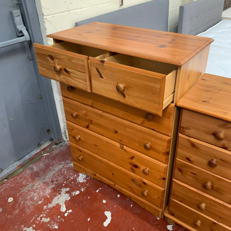 Chest of drawers