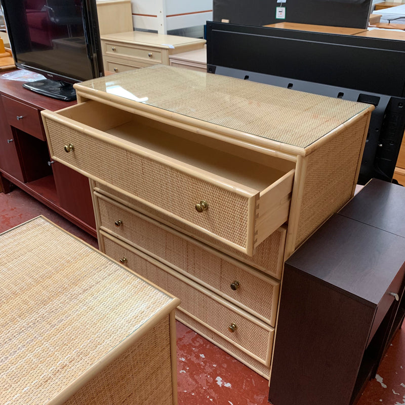 Chest of drawers