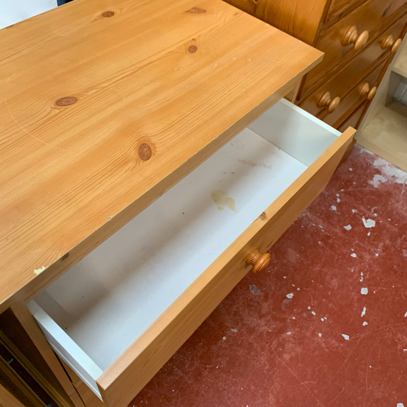 Chest of drawers