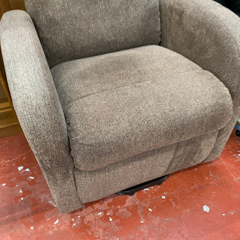 Rise and recliner armchair
