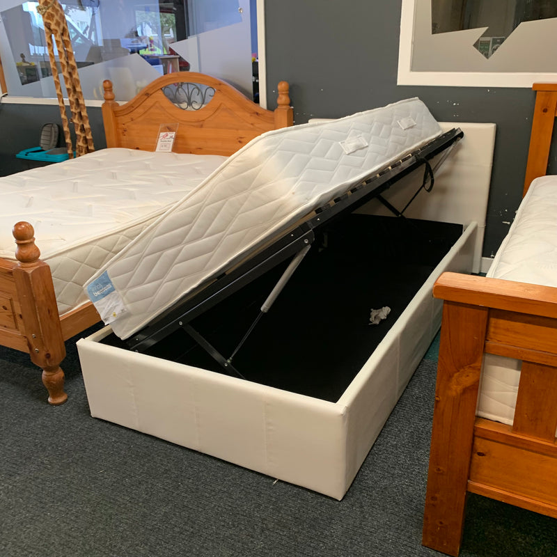 Single ottoman bed