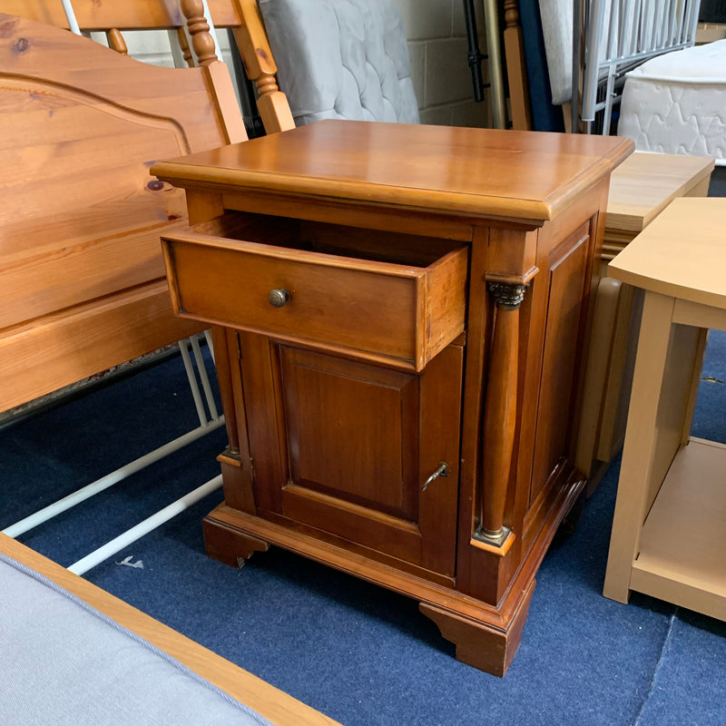 Bedside cabinet