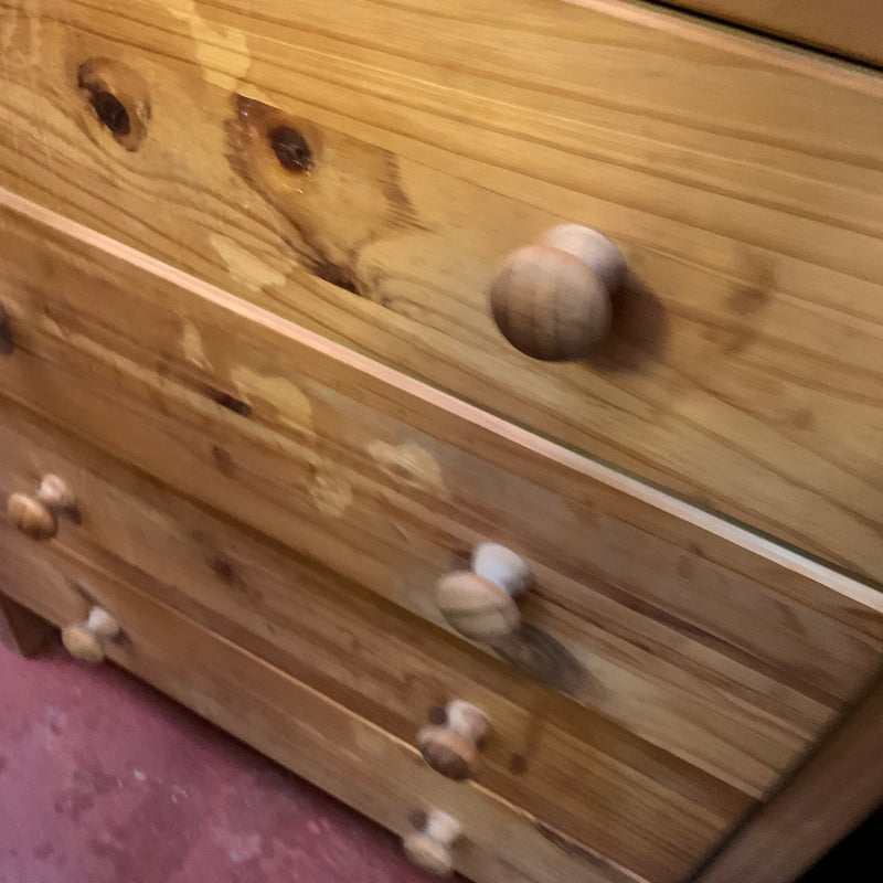 Chest of drawers