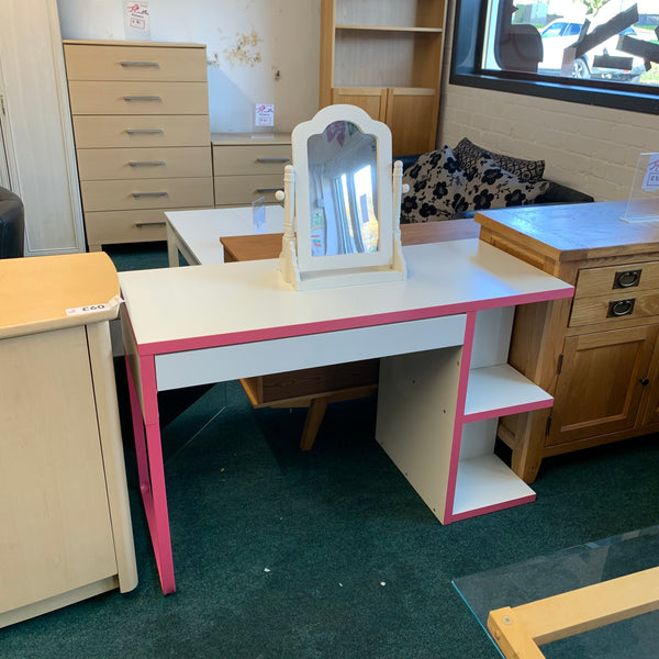 Dressing table