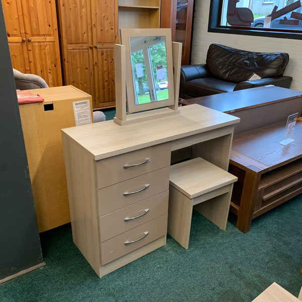 Dressing table