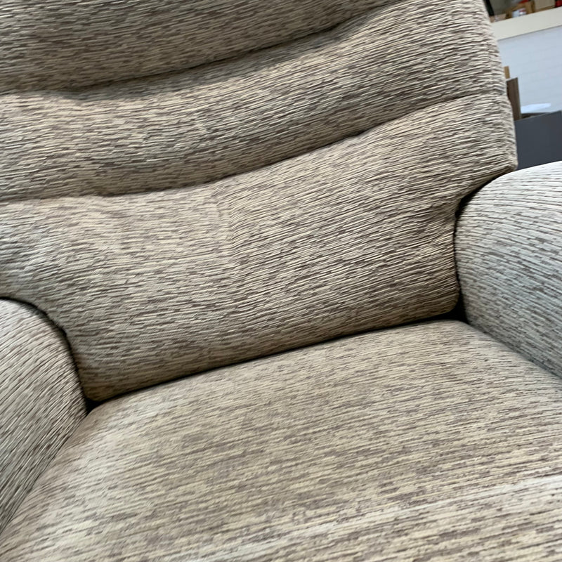 Rise and recliner armchair