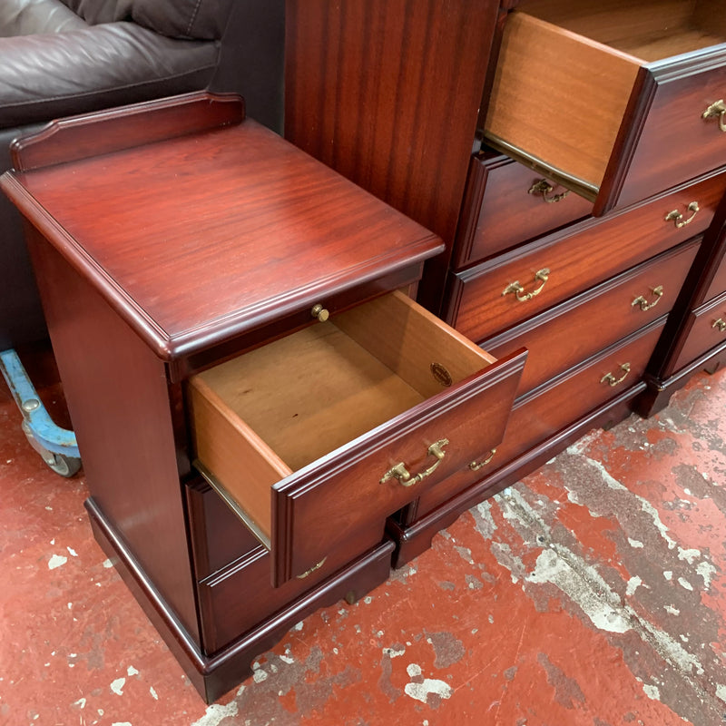 Bedroom set