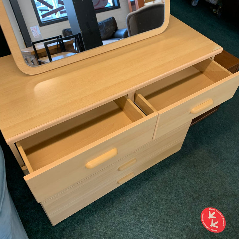 Chest of drawers