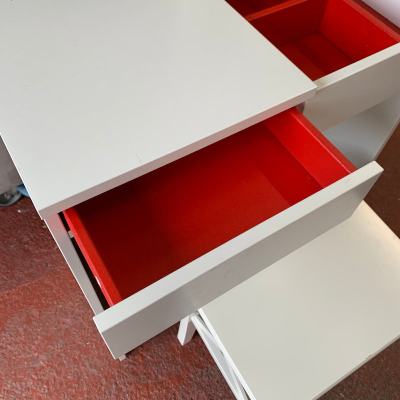 Dressing table