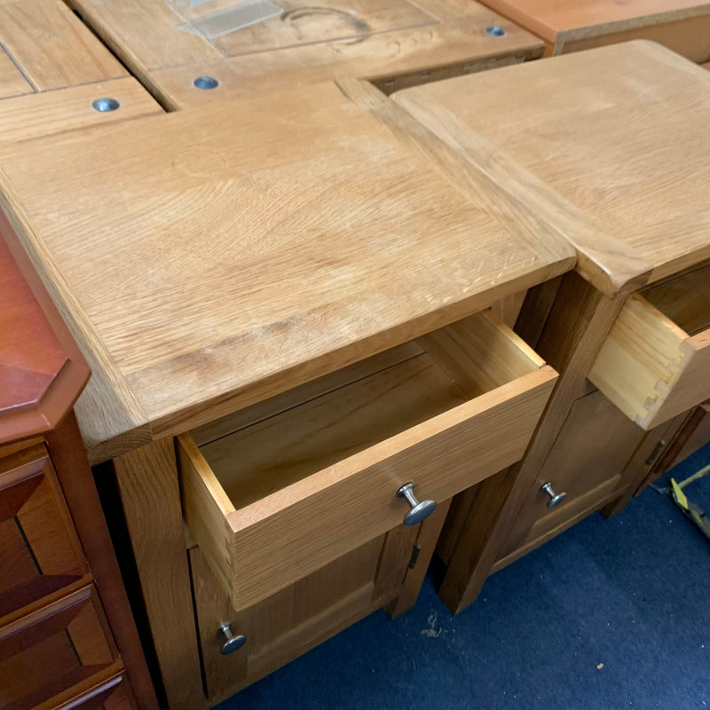 Bedside cabinets