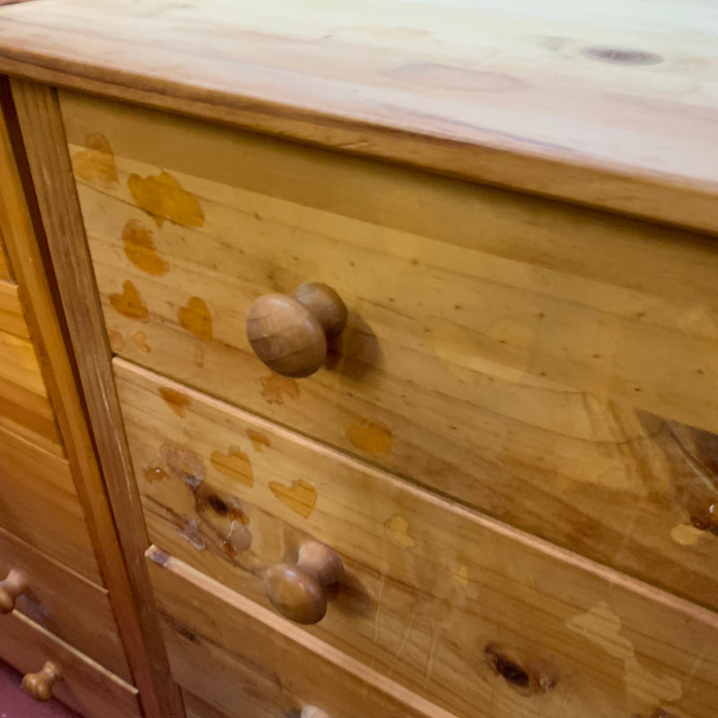 Chest of drawers