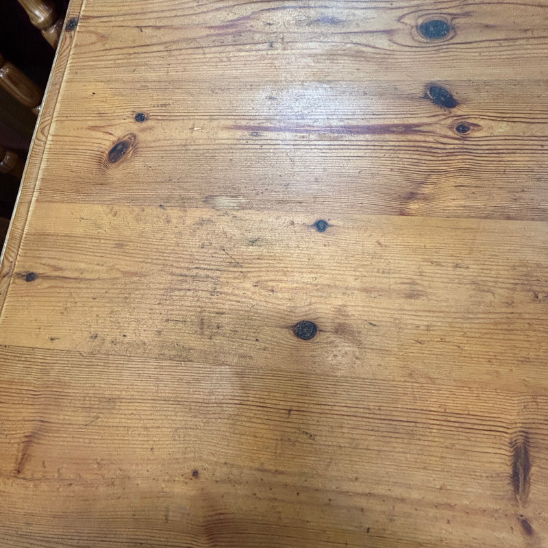 Kitchen table 2 chairs