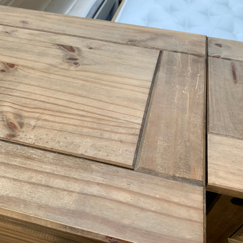 Chest of drawers