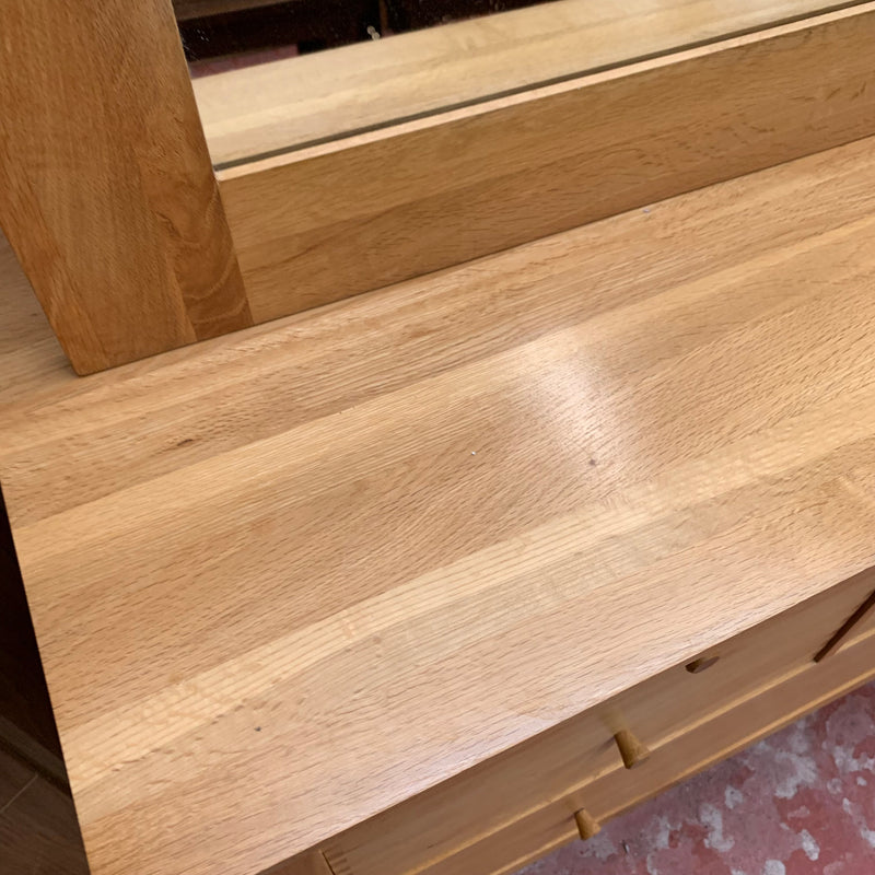 Chest of drawers