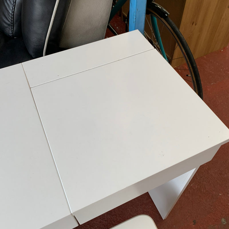 Dressing table