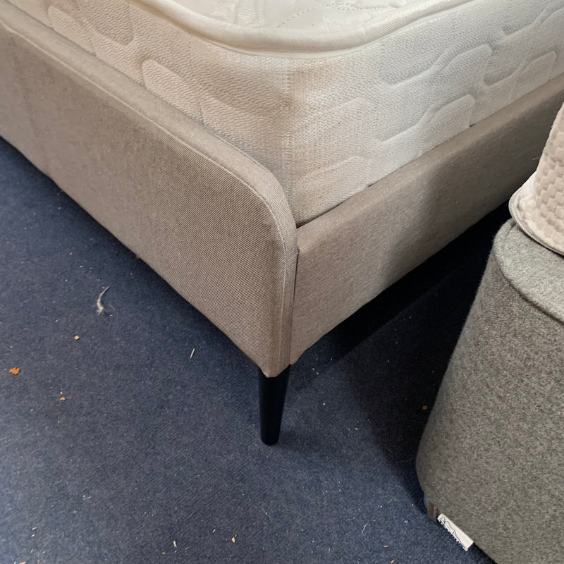 Queen size bed