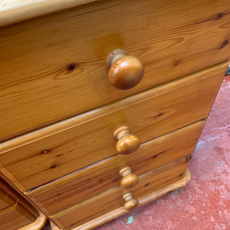 Dressing table