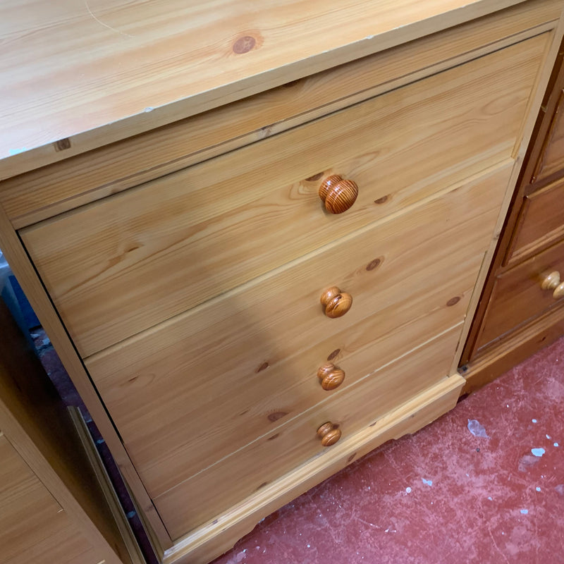 Chest of drawers
