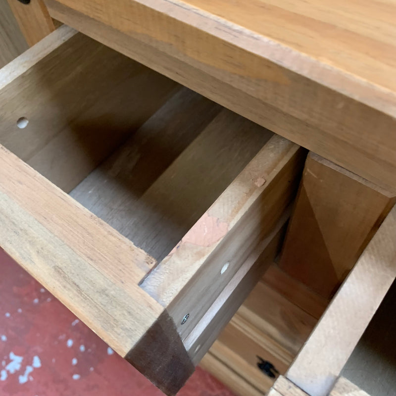 Chest of drawers