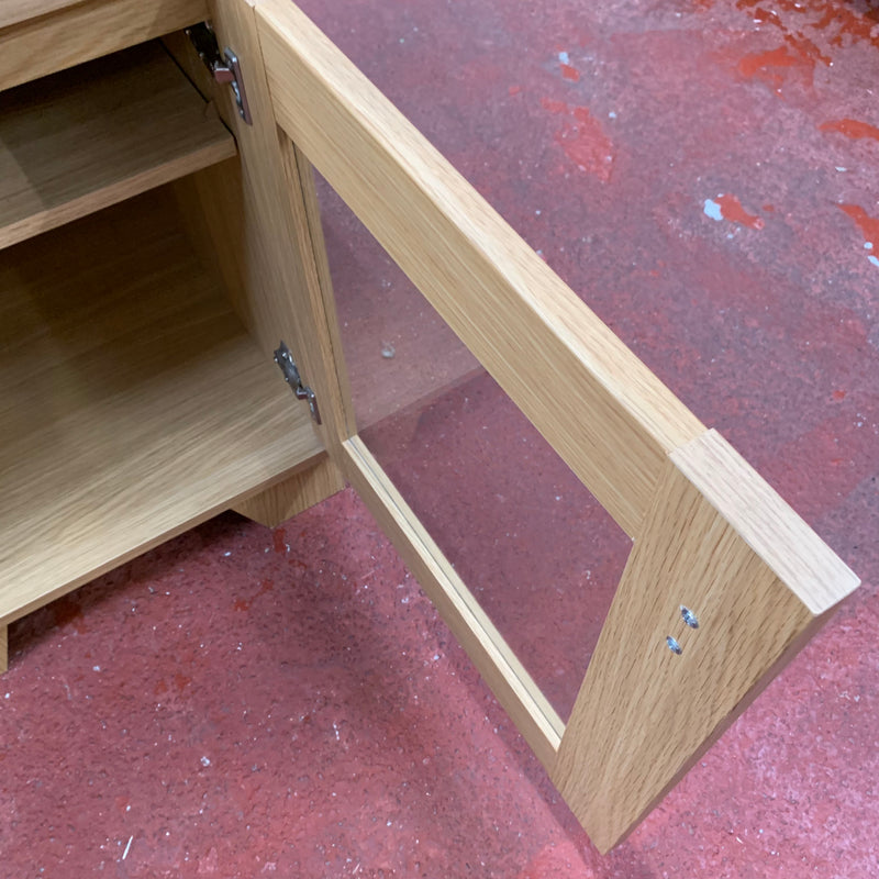 Side cabinet