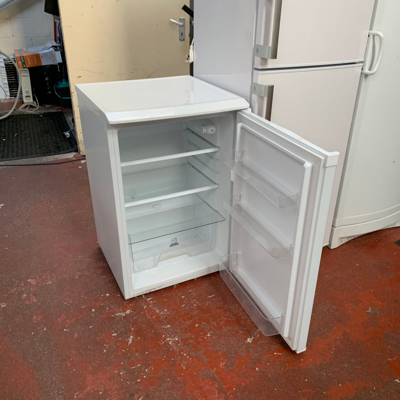 CURRYS fridge