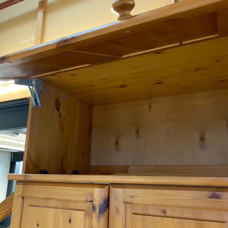Triple wardrobe