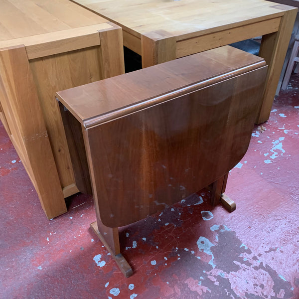 Butterfly table