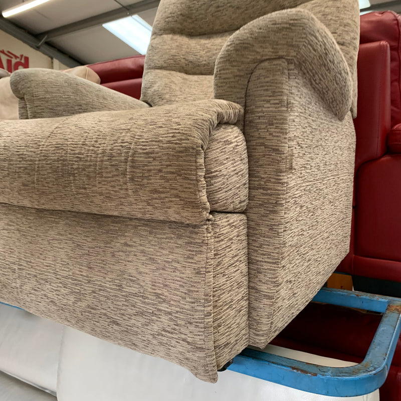 Rise and recliner armchair