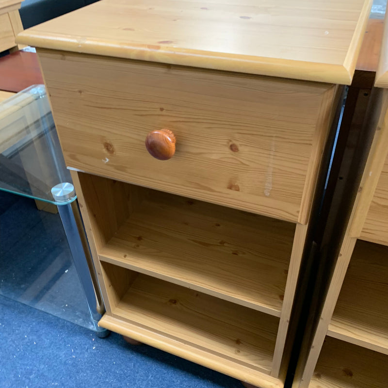 Bedside cabinets