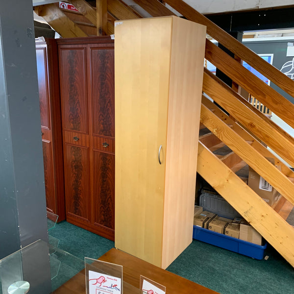 Single wardrobe